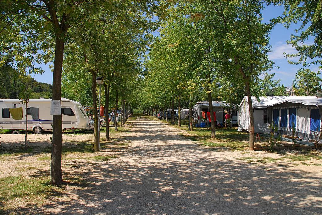 Campeggio Trevisago Iris Park Moniga del Garda Eksteriør bilde